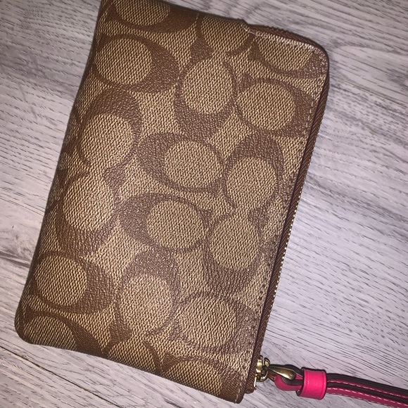 Corner Zip Wristlet COACH signature pink - Picture 5 of 12